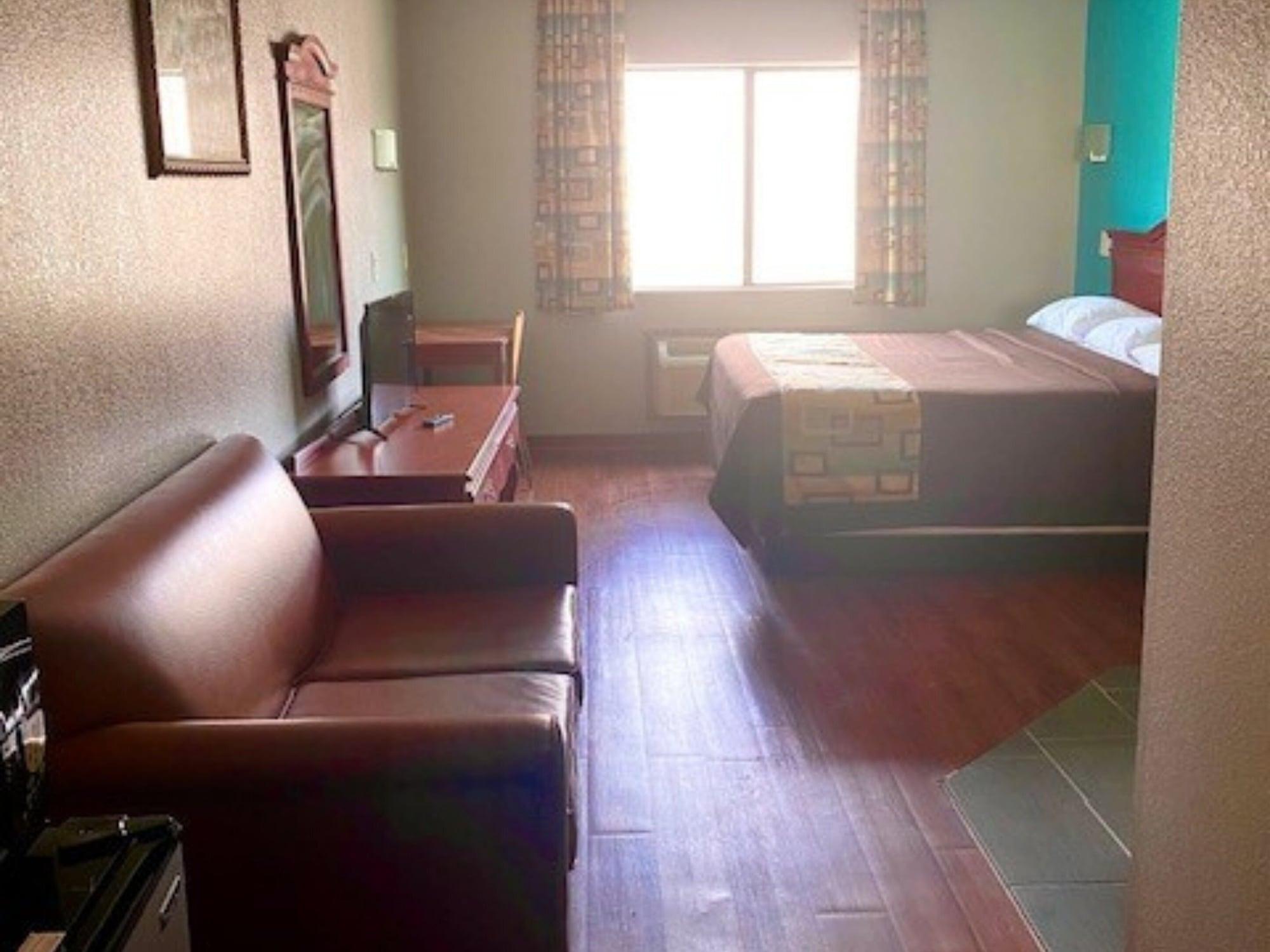 Tropicana Inn And Suites Даллас Экстерьер фото